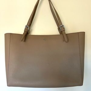 Tory Burch York Buckle Tote in Great Condition